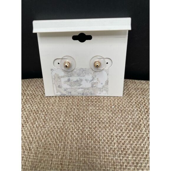 Lauren Conrad Butterfly Gold Tone Earrings Post Style Dainty New - Picture 2 of 5